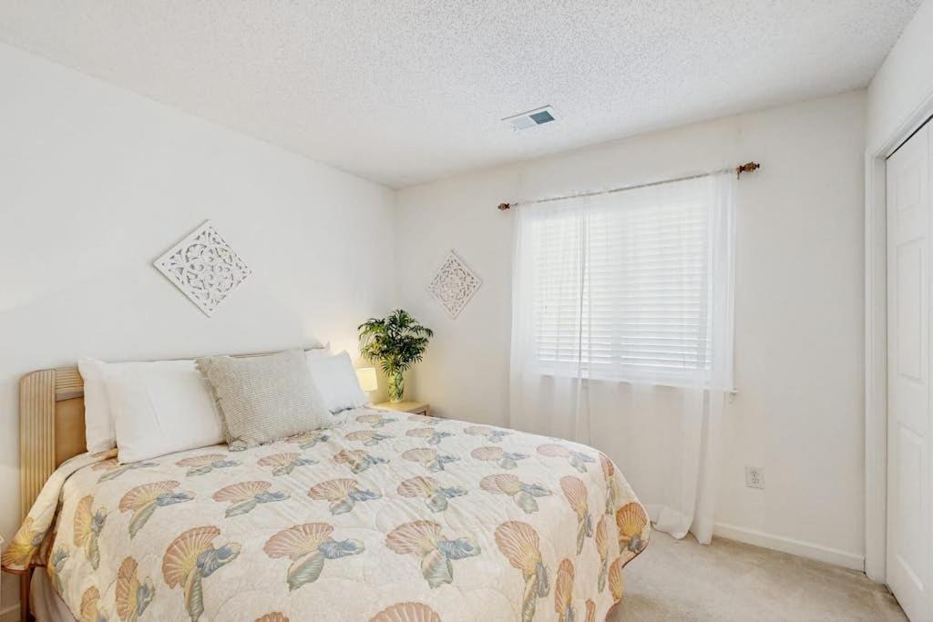 Photo of Bedroom in Carolina Yacht Landing