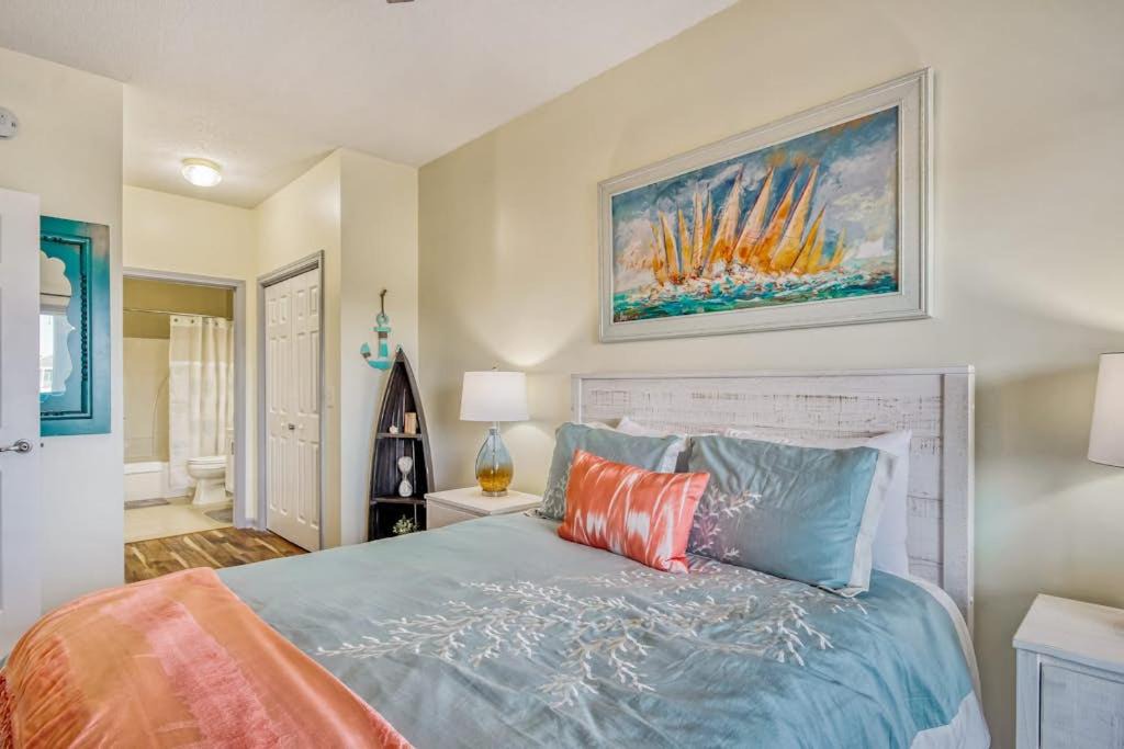 Photo of Bedroom in Carolina Yacht Landing