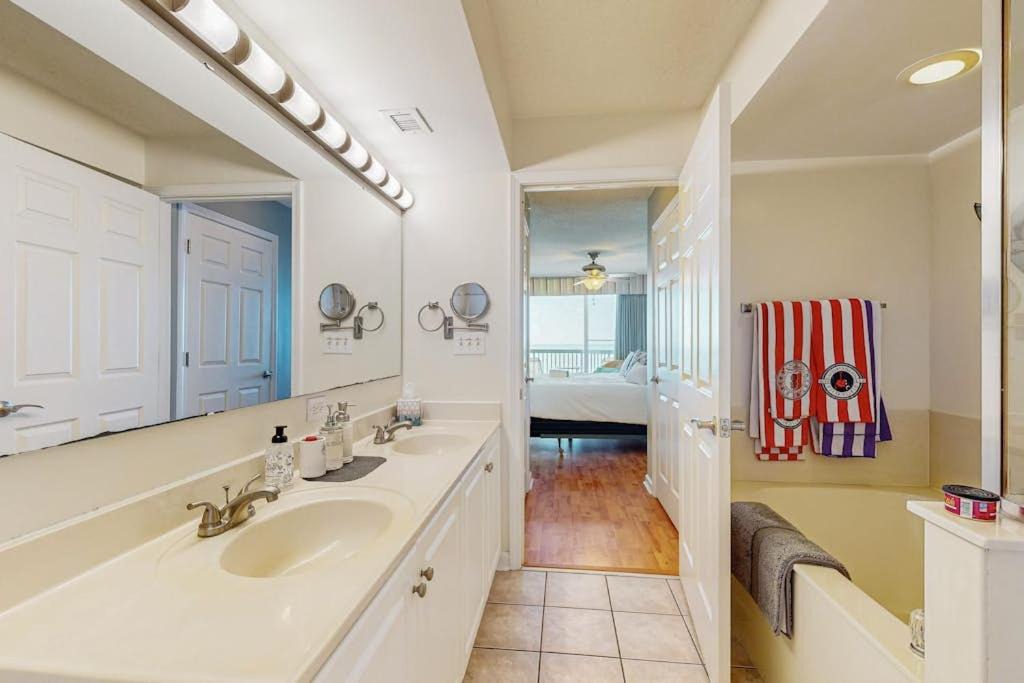Photo of Bathroom in Ocean Drive