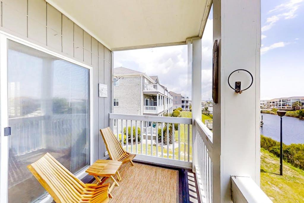 Photo of Patio Balcony in Carolina Yacht Landing