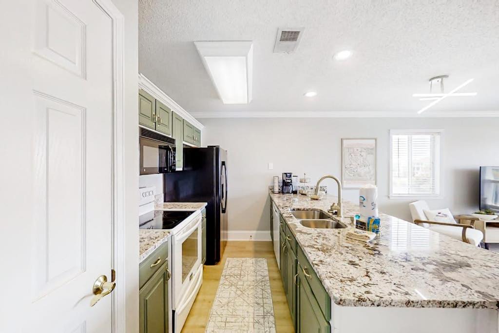 Photo of Kitchen in Carolina Yacht Landing