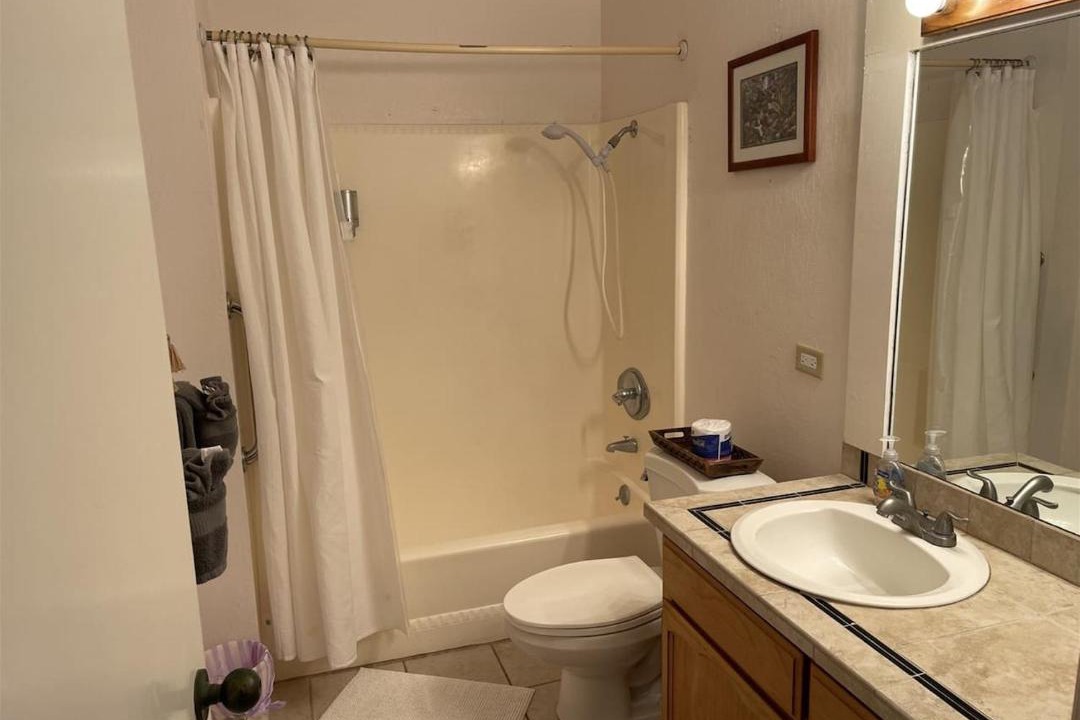 Photo of Bathroom in Punaluu
