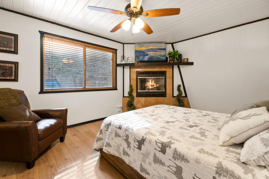 Photo of Bedroom in Big Bear Lake