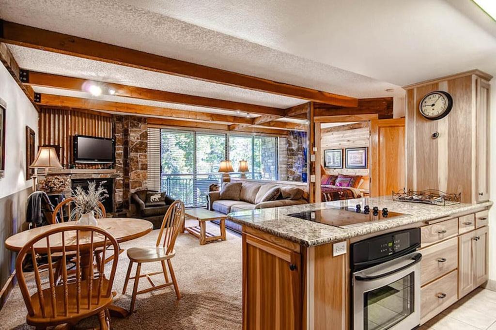 Photo of Kitchen in Peak 9
