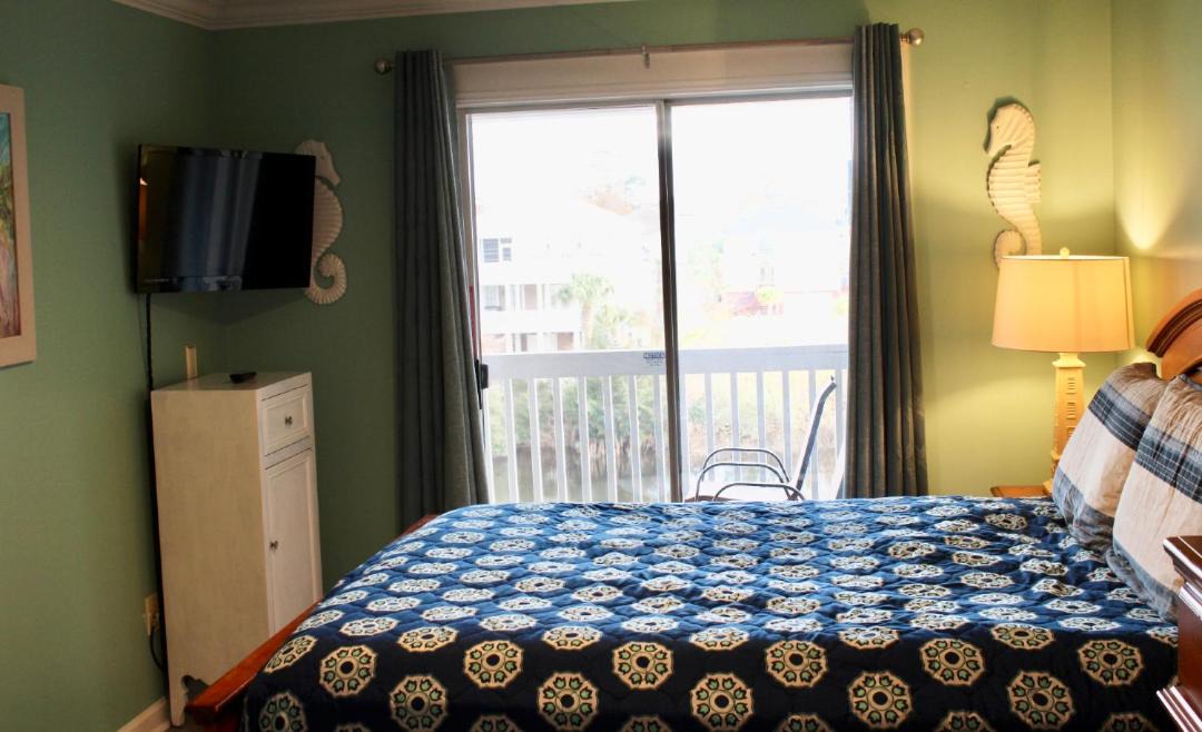 Photo of Bedroom in Carolina Yacht Landing