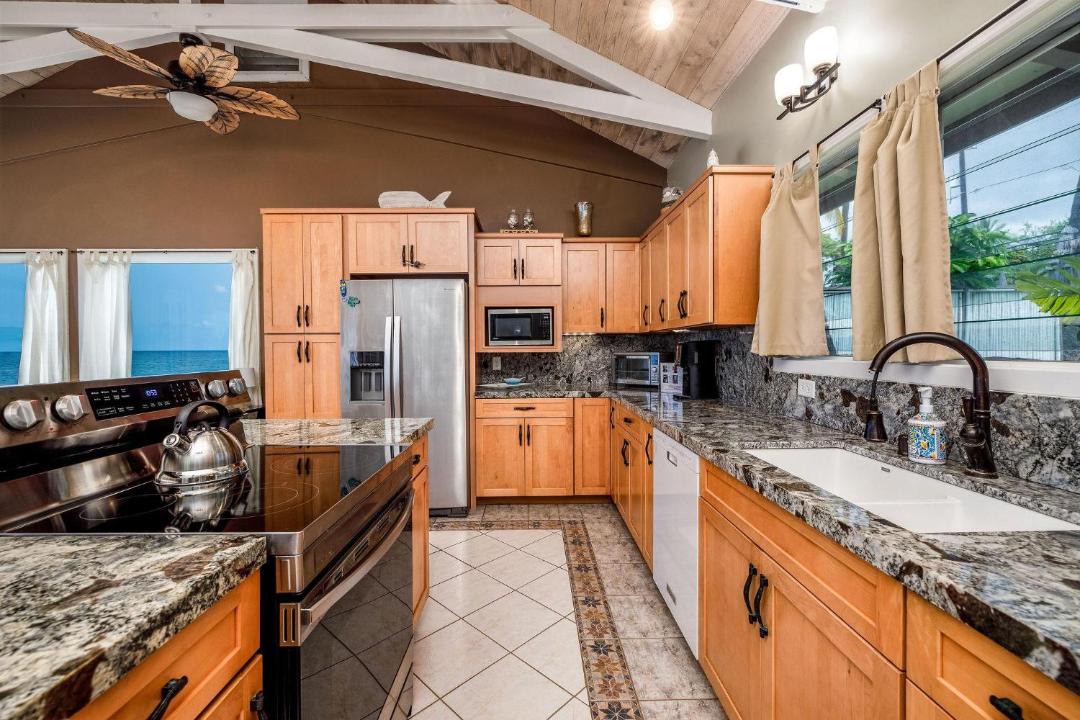 Photo of Kitchen in Kahaluu Bay
