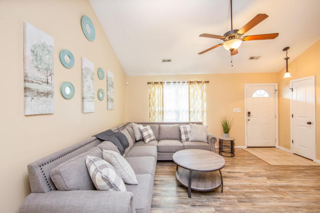 Photo of Livingroom in Fayetteville