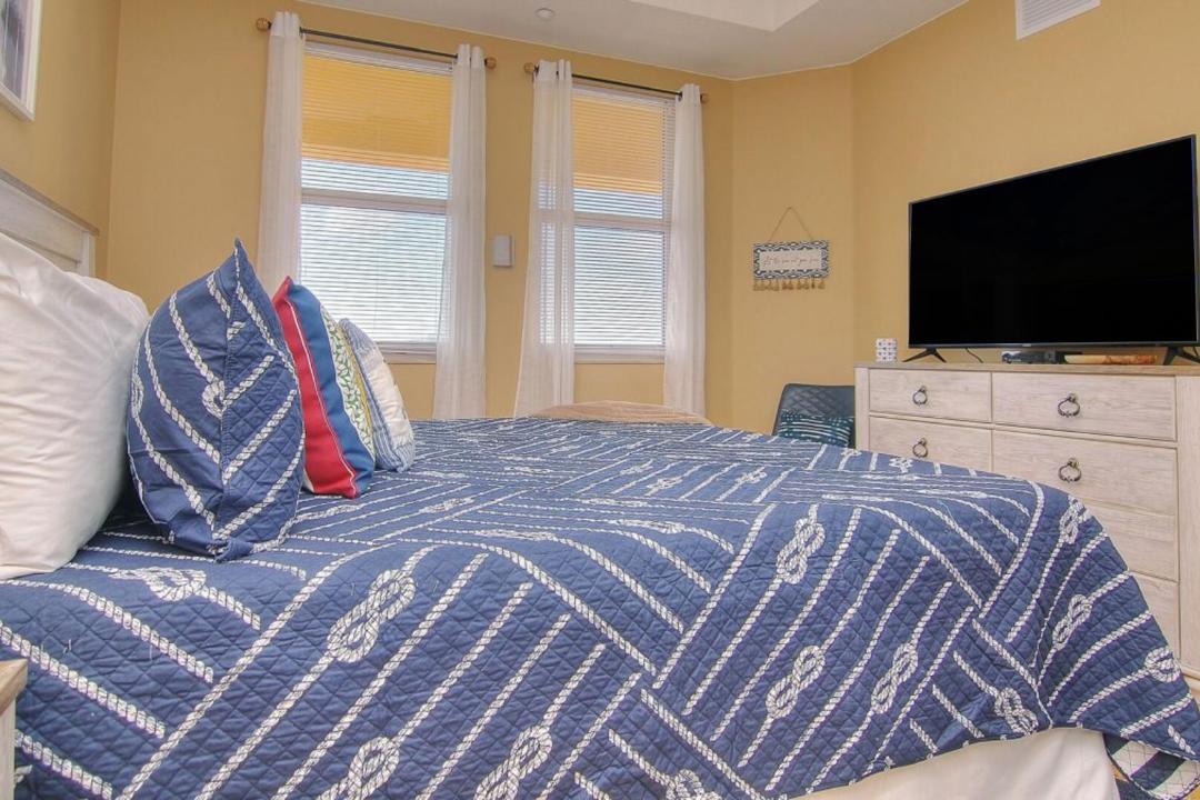 Photo of Bedroom in Redington Shores