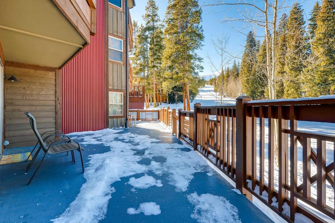 Photo of Outdoor in Four O'Clock