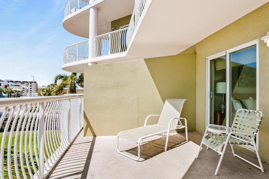 Photo of Patio Balcony in Treasure Island