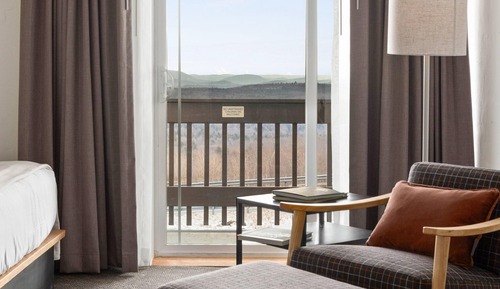 Standard Room, 2 Double Beds, Non Smoking, Mountain View
