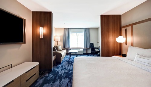 Suite, 1 King Bed with Sofa bed, Hearing Accessible
