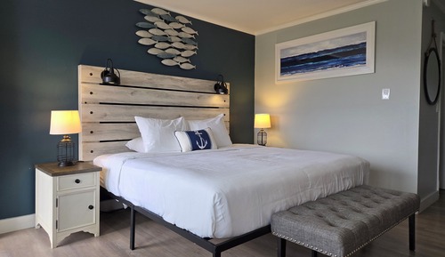 Comfort Room, Pets Allowed, Bay View