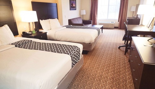 Deluxe Suite, 2 Queen Beds, Non Smoking (Deluxe Family Suite)