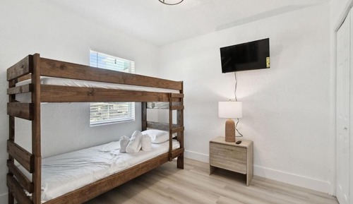 Apartment, 2 Bedrooms, Pets Allowed