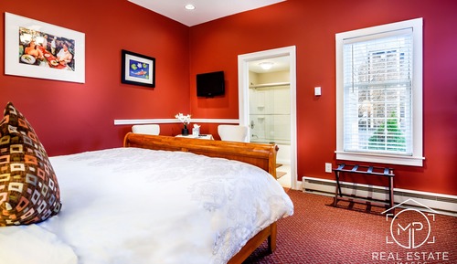 Deluxe Room, 1 King Bed (Room 11)