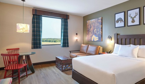 Wolf Den Suite
