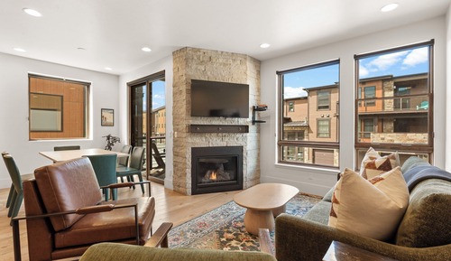 Condo (2 Bedrooms)