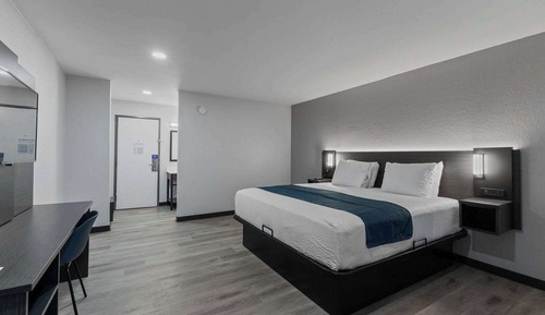 Standard Room, 1 King Bed, Non Smoking, Refrigerator & Microwave