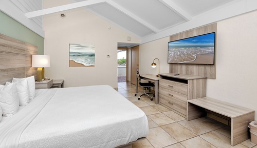 Standard Room, 1 King Bed, Balcony, Harbor View