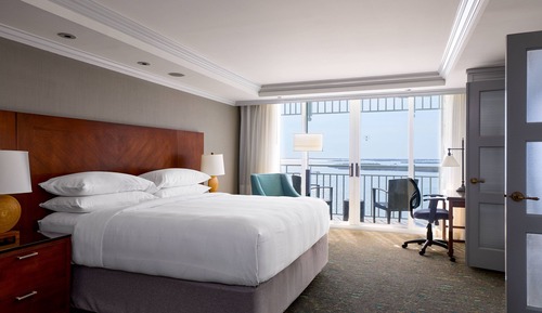 Room, 1 King Bed, Balcony, Resort View (Mobility/Hearing Accessible, Tub)