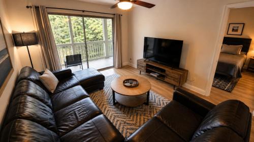 Two-Bedroom Deluxe Apartment with Balcony
