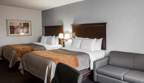 Deluxe Queen Room with Two Queen Beds and Sofa Bed - Non-Smoking