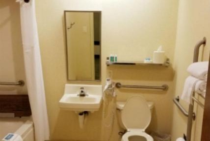 Queen Room - Disability Access
