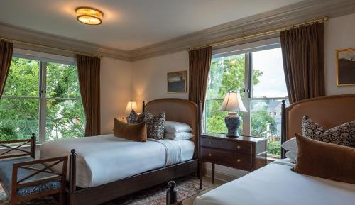 Classic Double Queen Room