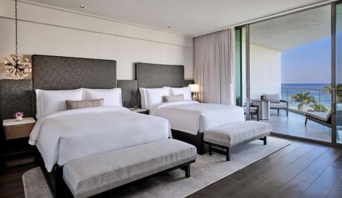 Deluxe Queen Room with Ocean View