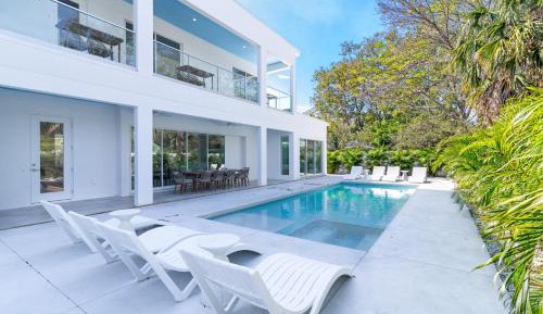 Six-Bedroom House