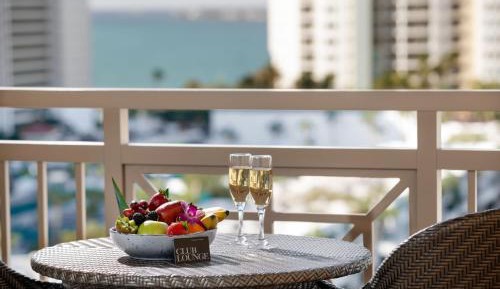 Club Marina View, Club level, Guest room, 2 Queen, Balcony