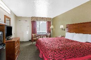 Queen Room with Two Queen Beds - Smoking
