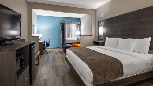 King Room with Sofa Bed