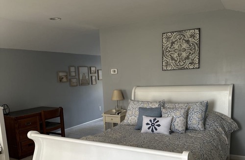 Summerville Cottage | Cozy 2-bedroom cottage in charming Summerville with WiFi, AC