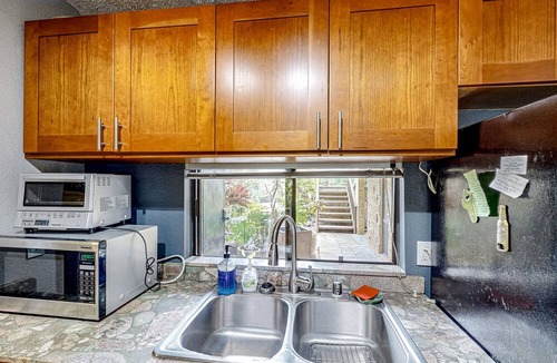 Waikoloa Village Condo | Inviting condo with lanai & washer/dryer - pool, golf & tennis on-site