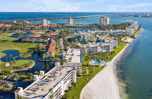 St. Petersburg Apartment | Bahia Vista 8-411| 2BD| 2BA