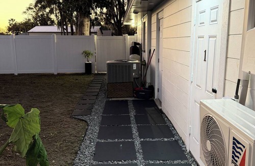 Lake Padgett Estates Apartment | Private Apartment & Close to Nature. Lake Padgett