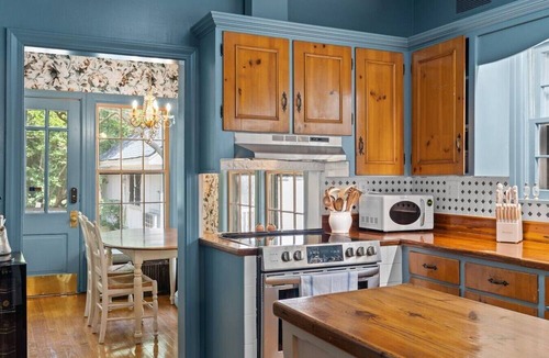 Shallotte House | Step back in time at this beautiful historical home, centrally located in Shallotte between two NC beaches.