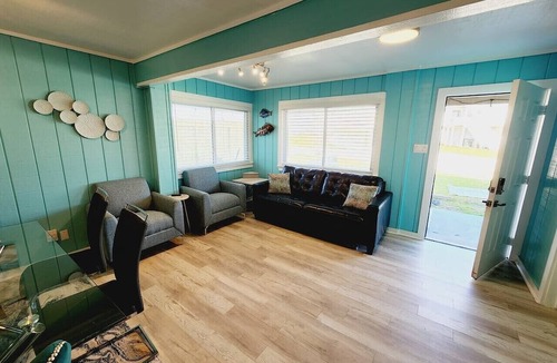 Acapulco Village Apartment | Coastal Comfort—Walk to Waves