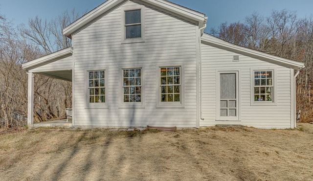 Cozy Berkshires Cottage w/ 11 Private Acres!