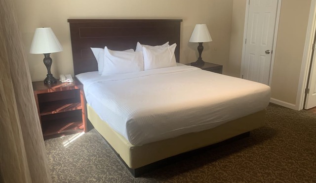 Perfect for Williamsburg/Busch vacation. 2BDR/2BA -sleeps 6
