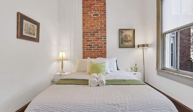 Big Retro House | Short North | Perfect for Groups