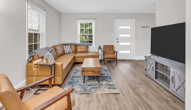 Dilworth Retreat | Walk to Shops/Restaurants