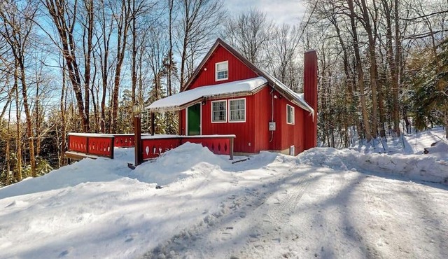 Dog-friendly cabin with pools, hot tub, tennis & pickleball - near Mt. Snow